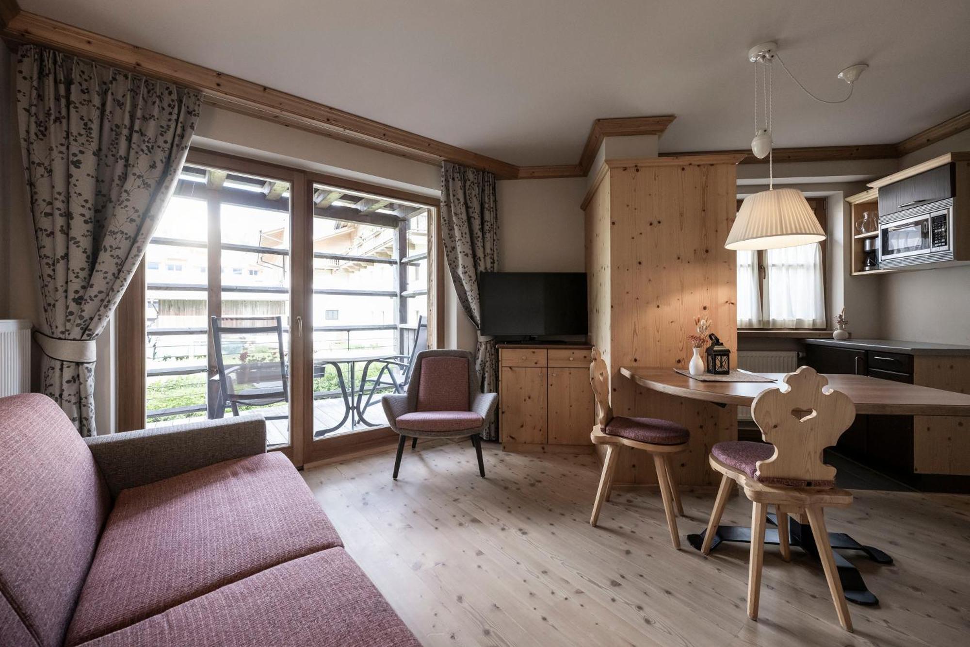 Post Alpina - Family Mountain Chalets San Candido Oda fotoğraf