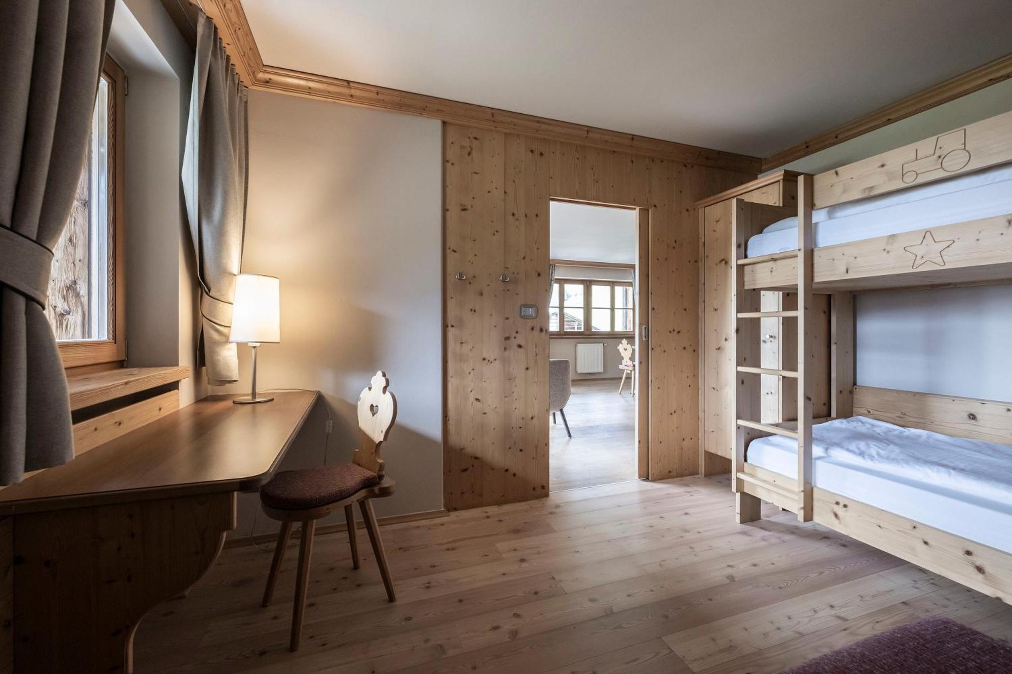 Post Alpina - Family Mountain Chalets San Candido Oda fotoğraf
