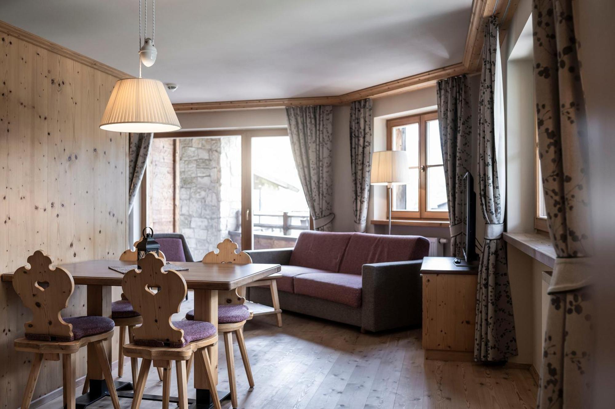 Post Alpina - Family Mountain Chalets San Candido Oda fotoğraf
