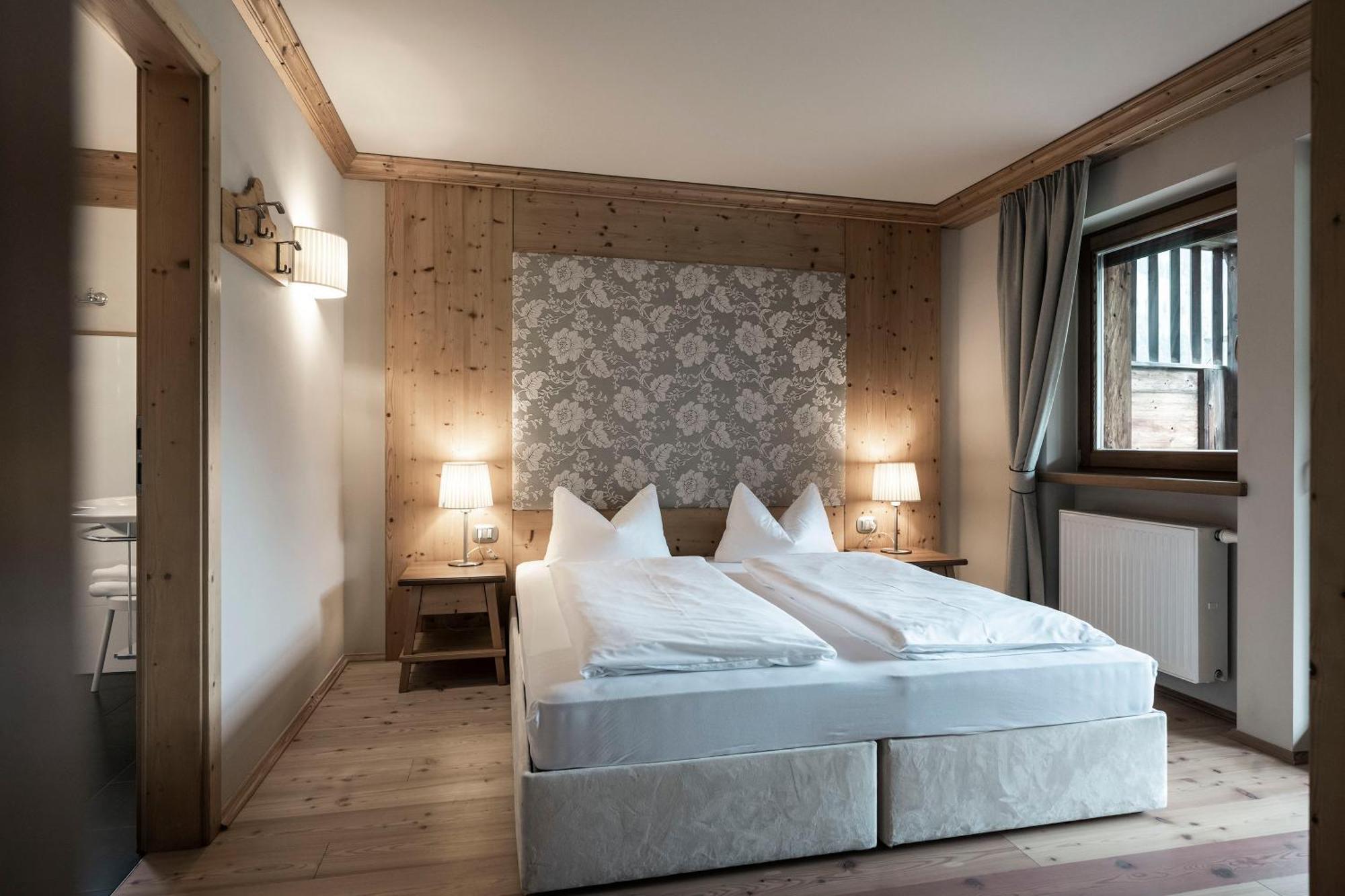 Post Alpina - Family Mountain Chalets San Candido Dış mekan fotoğraf