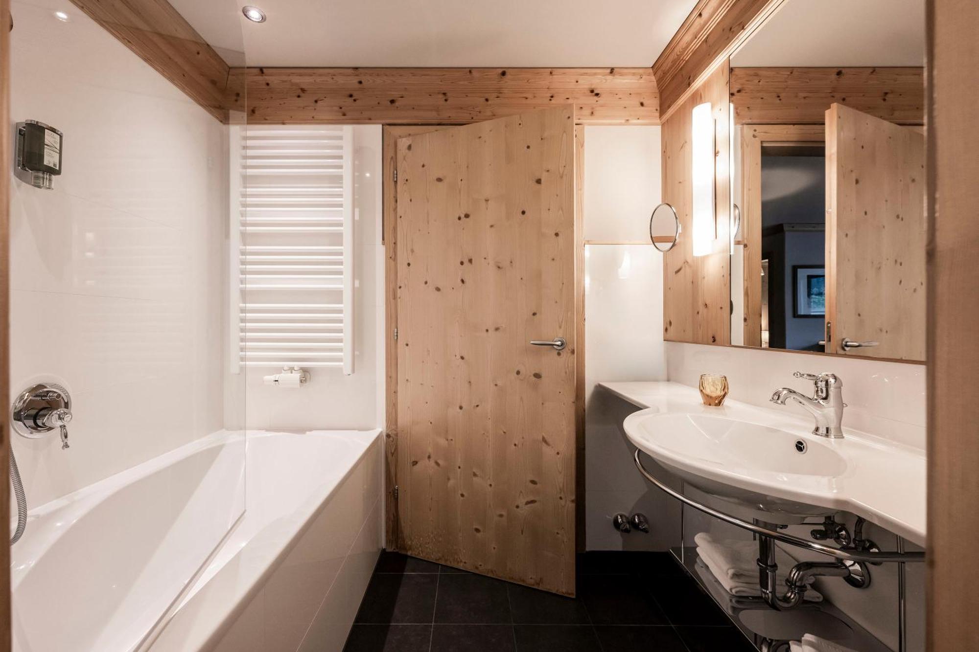 Post Alpina - Family Mountain Chalets San Candido Dış mekan fotoğraf