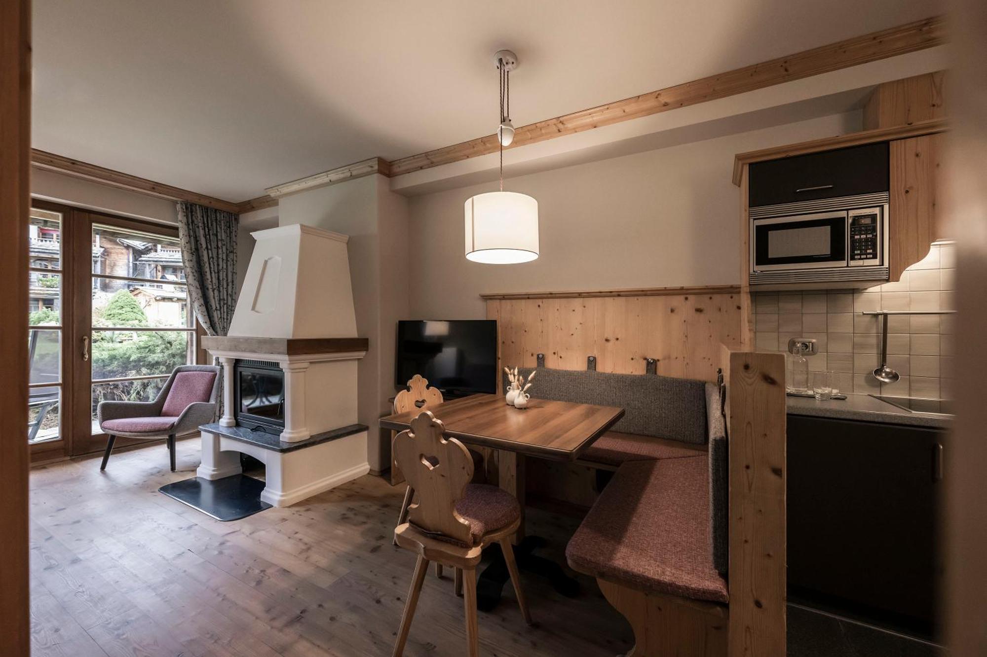 Post Alpina - Family Mountain Chalets San Candido Dış mekan fotoğraf