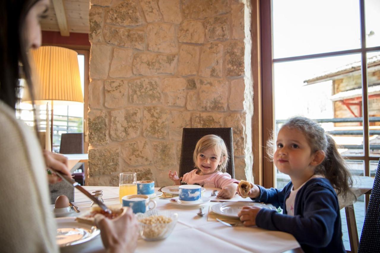 Post Alpina - Family Mountain Chalets San Candido Dış mekan fotoğraf